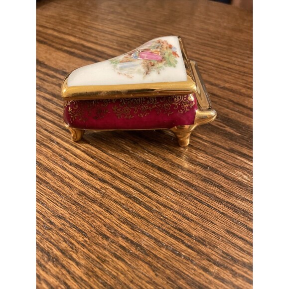 Vtg LIMOGES FRANCE Mini Porcelain PIANO Courting Couple Trinket Box antique - Picture 7 of 10